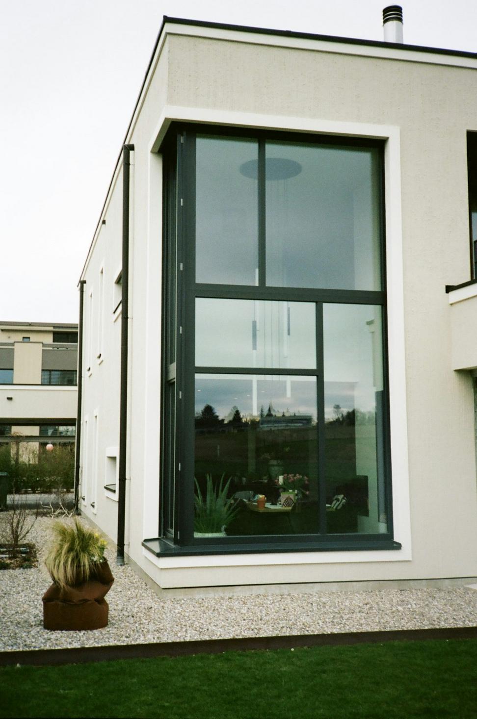 Lakeview Glass Residence